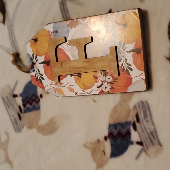 Autumn monogram F tag - Picture 1 of 7